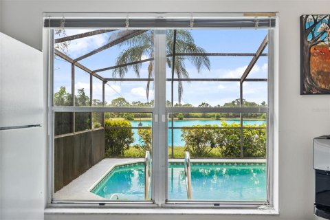 House in Tampa, Florida 2 bedrooms, 101.91 sq.m. № 1775392 - photo 2