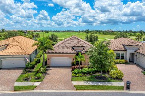House in Bradenton, Florida 4 bedrooms, 207.36 sq.m. № 1886005 - photo 2