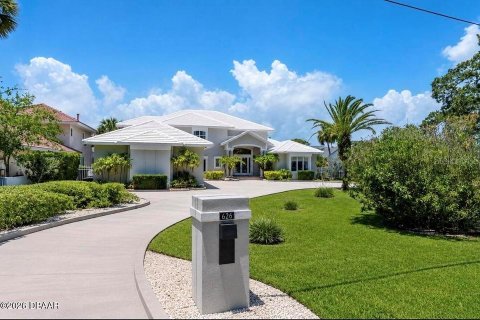 House in Ormond Beach, Florida 5 bedrooms, 501.49 sq.m. № 2104478 - photo 7