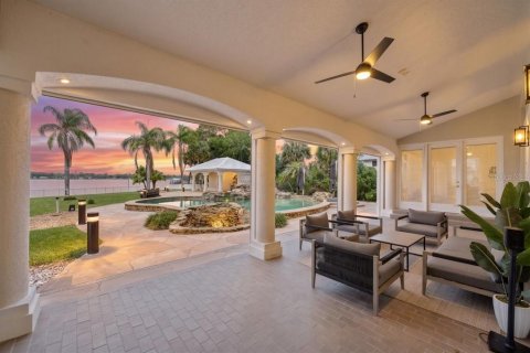 House in Ormond Beach, Florida 5 bedrooms, 501.49 sq.m. № 2104478 - photo 5