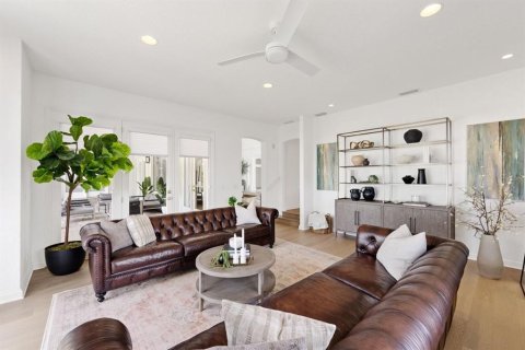 House in Ormond Beach, Florida 5 bedrooms, 501.49 sq.m. № 2104478 - photo 25