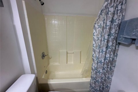 Casa en alquiler en Kissimmee, Florida, 3 dormitorios, 134.15 m2 № 1901765 - foto 25