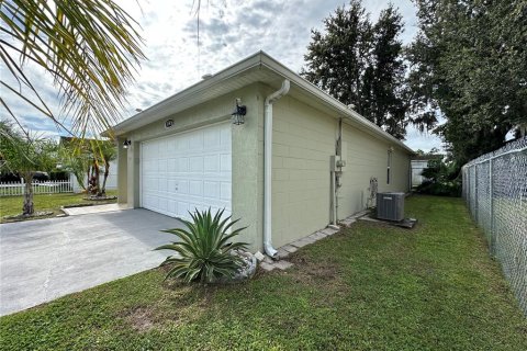 Casa en alquiler en Kissimmee, Florida, 3 dormitorios, 134.15 m2 № 1901765 - foto 4