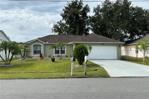 Casa en alquiler en Kissimmee, Florida, 3 dormitorios, 134.15 m2 № 1901765 - foto 1