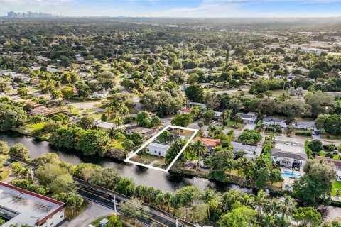 Villa ou maison à louer à Miami, Floride: 3 chambres, 123.1 m2 № 1975940 - photo 5