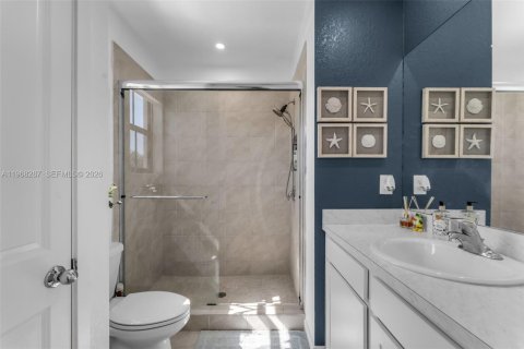 Townhouse in Florida City, Florida 3 bedrooms, 132.66 sq.m. № 2031677 - photo 20