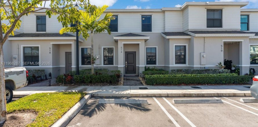 Townhouse in Florida City, Florida 3 bedrooms, 132.66 sq.m. № 2031677