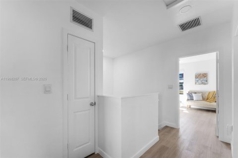 Townhouse in Florida City, Florida 3 bedrooms, 132.66 sq.m. № 2031677 - photo 26