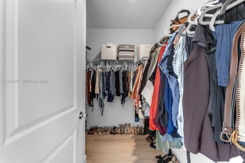 Townhouse in Florida City, Florida 3 bedrooms, 132.66 sq.m. № 2031677 - photo 19