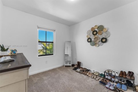 Townhouse in Florida City, Florida 3 bedrooms, 132.66 sq.m. № 2031677 - photo 24