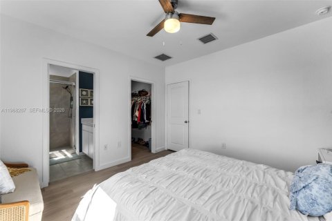 Townhouse in Florida City, Florida 3 bedrooms, 132.66 sq.m. № 2031677 - photo 18