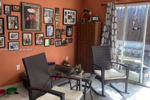 Condo in Hialeah Gardens, Florida, 2 bedrooms  № 1992833 - photo 6