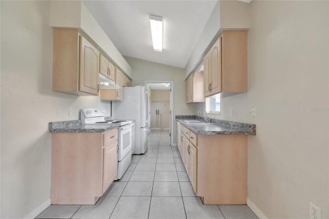 House in Sebring, Florida 3 bedrooms, 119.66 sq.m. № 1813112 - photo 7