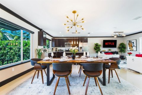 Casa en venta en Miami, Florida, 6 dormitorios, 225.85 m2 № 1860297 - foto 26