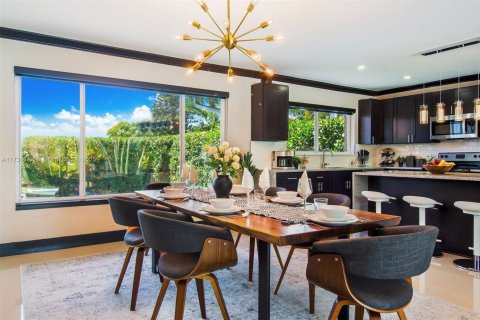 Casa en venta en Miami, Florida, 6 dormitorios, 225.85 m2 № 1860297 - foto 27