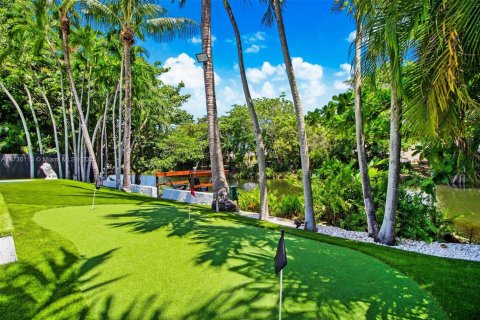 Casa en venta en Miami, Florida, 6 dormitorios, 225.85 m2 № 1860297 - foto 21