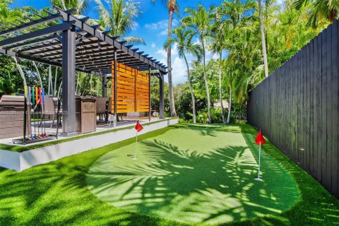 Casa en venta en Miami, Florida, 6 dormitorios, 225.85 m2 № 1860297 - foto 16