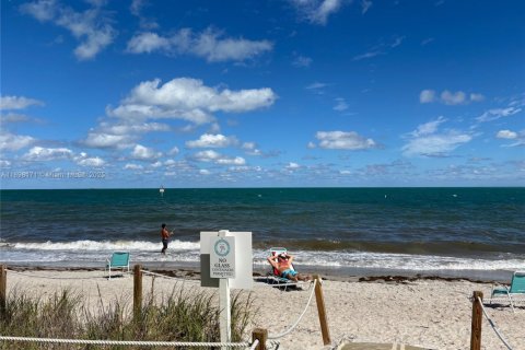 Copropriété à louer à Key Biscayne, Floride: 2 chambres, 105.91 m2 № 1949424 - photo 2