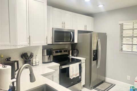 Condominio en venta en Sunrise, Florida, 2 dormitorios, 85.93 m2 № 1926522 - foto 12