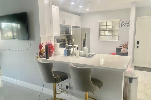 Condominio en venta en Sunrise, Florida, 2 dormitorios, 85.93 m2 № 1926522 - foto 1