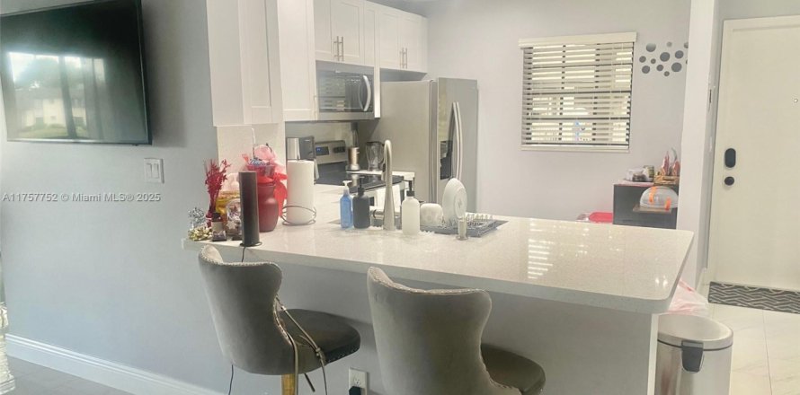 Condominio en Sunrise, Florida, 2 dormitorios  № 1926522