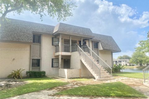 Condominio en venta en Sunrise, Florida, 2 dormitorios, 85.93 m2 № 1926522 - foto 2