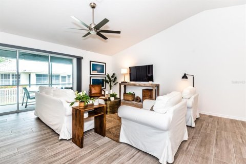 Casa en alquiler en Punta Gorda, Florida, 3 dormitorios, 127.93 m2 № 1295833 - foto 4