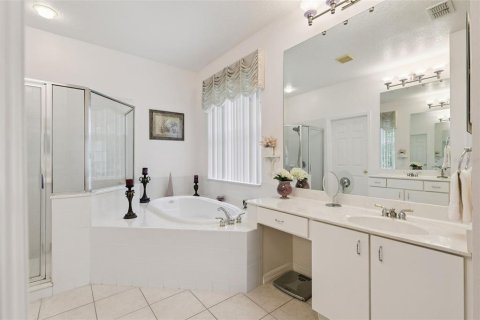Casa en venta en Orlando, Florida, 4 dormitorios, 220.27 m2 № 2425275 - foto 24