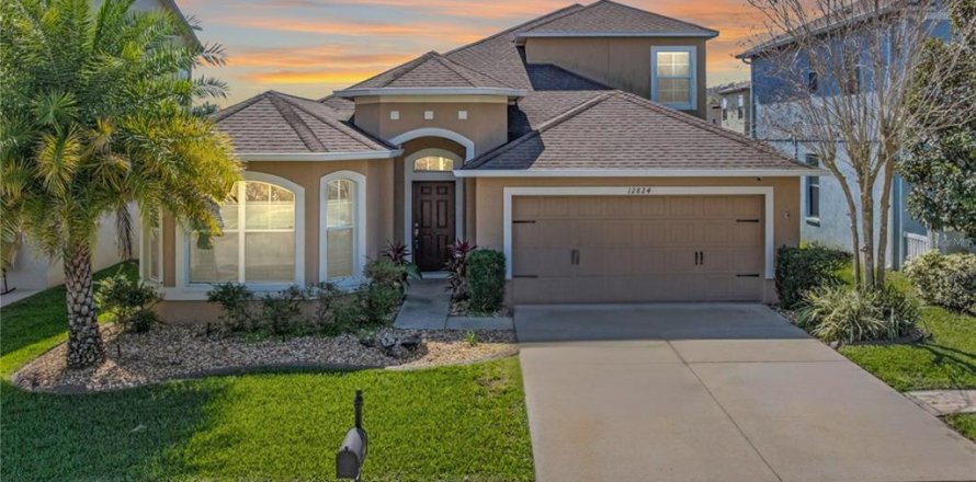 House in Trinity, Florida 3 bedrooms, 242.94 sq.m. № 1546896