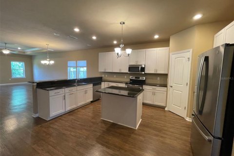 Villa ou maison à louer à Gainesville, Floride: 4 chambres, 214.23 m2 № 2123477 - photo 3