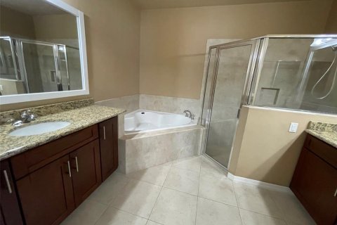 Villa ou maison à louer à Gainesville, Floride: 4 chambres, 214.23 m2 № 2123477 - photo 11
