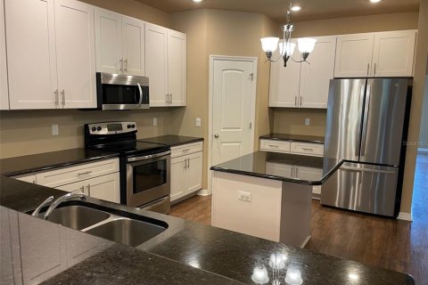 Villa ou maison à louer à Gainesville, Floride: 4 chambres, 214.23 m2 № 2123477 - photo 2