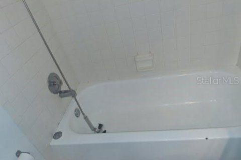 House in New Port Richey, Florida 2 bedrooms, 82.5 sq.m. № 2148309 - photo 4