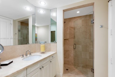 Condominio en venta en Bal Harbour, Florida, 3 dormitorios, 288.46 m2 № 2077166 - foto 17