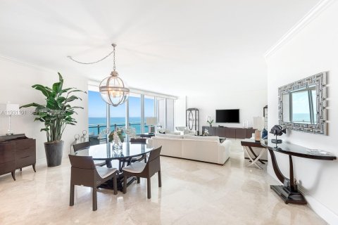 Condominio en venta en Bal Harbour, Florida, 3 dormitorios, 288.46 m2 № 2077166 - foto 2