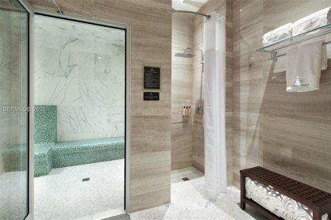 Condominio en venta en Bal Harbour, Florida, 3 dormitorios, 288.46 m2 № 2077166 - foto 30