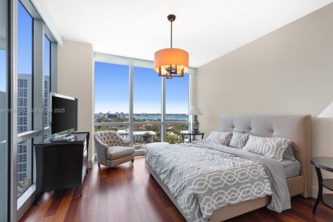 Condominio en venta en Bal Harbour, Florida, 3 dormitorios, 288.46 m2 № 2077166 - foto 15