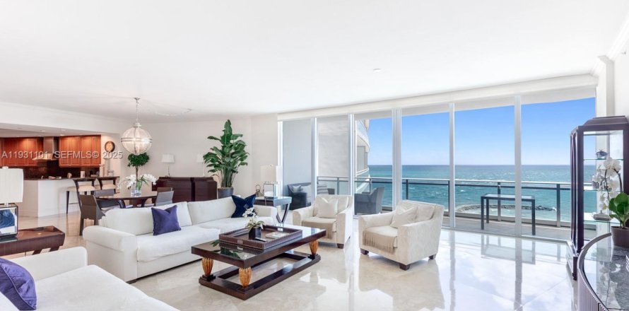 Condominio en Bal Harbour, Florida, 3 dormitorios № 2077166