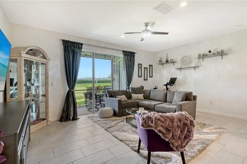 Townhouse in Parrish, Florida 3 bedrooms, 169.27 sq.m. № 1875774 - photo 13