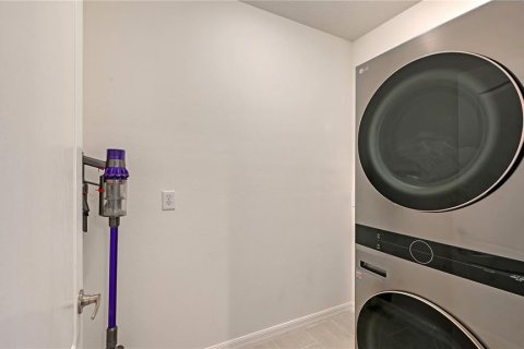 Townhouse in Parrish, Florida 3 bedrooms, 169.27 sq.m. № 1875774 - photo 27