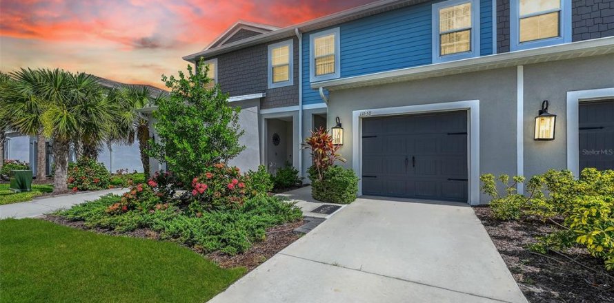 Townhouse in Parrish, Florida 3 bedrooms, 169.27 sq.m. № 1875774