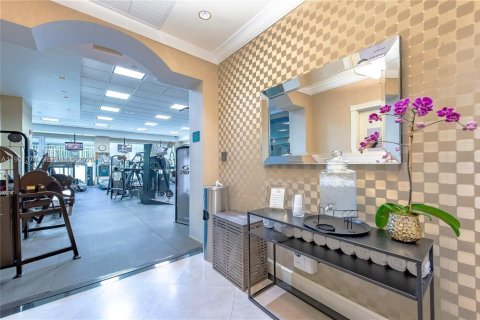 Condo in Surfside, Florida, 2 bedrooms  № 2024468 - photo 24