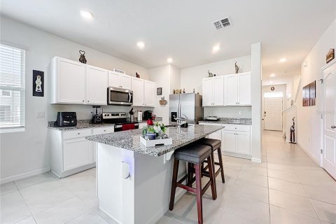 Townhouse in Howey-in-the-Hills, Florida 3 bedrooms, 162.39 sq.m. № 1689814 - photo 23