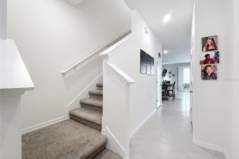 Townhouse in Howey-in-the-Hills, Florida 3 bedrooms, 162.39 sq.m. № 1689814 - photo 14
