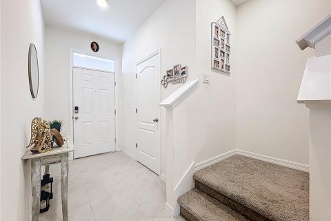 Townhouse in Howey-in-the-Hills, Florida 3 bedrooms, 162.39 sq.m. № 1689814 - photo 15
