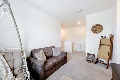 Townhouse in Howey-in-the-Hills, Florida 3 bedrooms, 162.39 sq.m. № 1689814 - photo 30