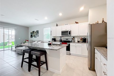 Townhouse in Howey-in-the-Hills, Florida 3 bedrooms, 162.39 sq.m. № 1689814 - photo 24