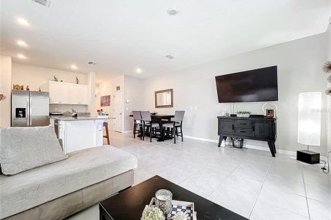Townhouse in Howey-in-the-Hills, Florida 3 bedrooms, 162.39 sq.m. № 1689814 - photo 19