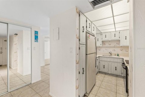 Купить кондоминиум в Дейтона - Бич-Шорс, Флорида 5 комнат, 110.27м2, № 1736601 - фото 15