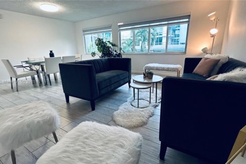 Снять в аренду кондоминиум в Бей-Харбор-Айлендс, Флорида 1 спальня, 88.26м2, № 1949866 - фото 4